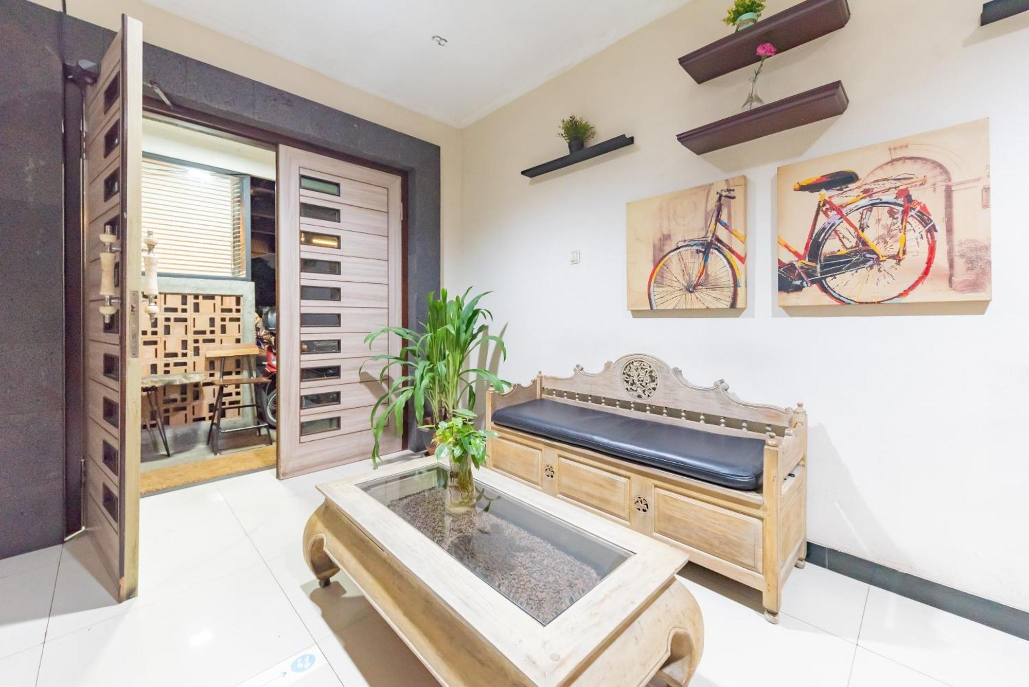 Reddoorz Near Botani Square Mall Богор Экстерьер фото